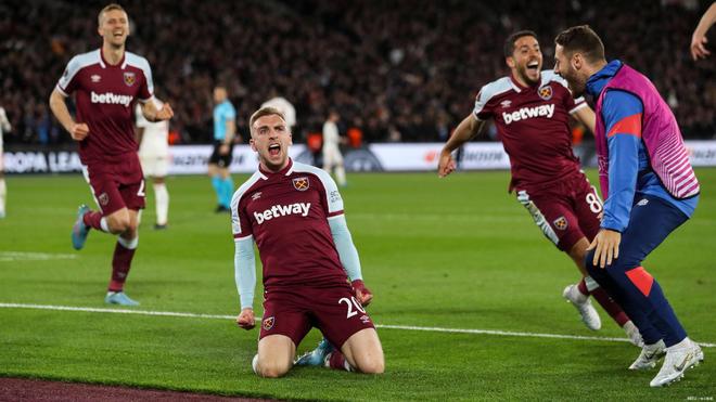 东契奇狂砍42分7板8助4断难救湖人三连败，湖人两大短板暴露无遗